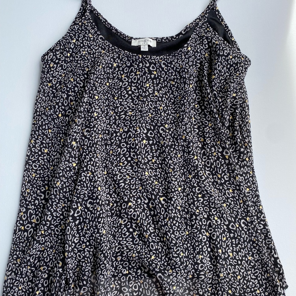 Umgee Black and White Sleeveless Camisole Top